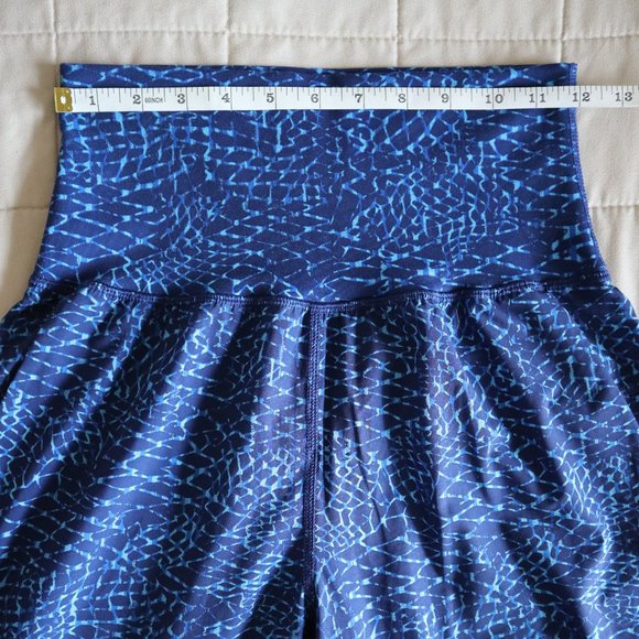 Blue Pattern Lululemon Lightweight High Rise Pants - Picture 3 of 7